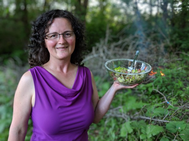 00100dPORTRAIT_00100_BURST20180606193501704_COVER